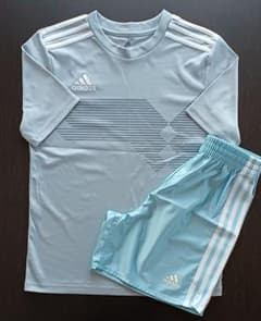 ゆき様専用 adidas プラクティスシャツ パンツ 上下セット サイズ160のサムネイル