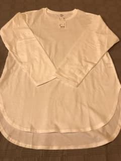 ユニクロ  Mサイズ コットンロング シャツテール T 新品 白 タグ付きのサムネイル