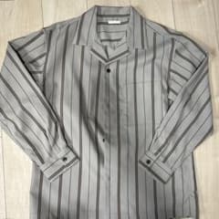 GU ストライプ ベージュシャツ Sサイズのサムネイル