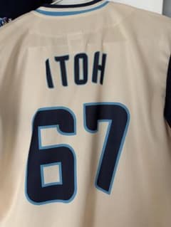 東京ヤクルトスワローズ 伊藤琉偉 67 クルーユニフォーム - メルカリ