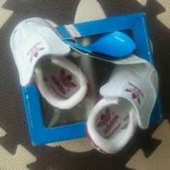 値下げ!!adidas♥ベビーシューズタグ付き未使用!!のサムネイル