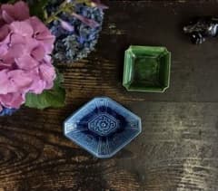骨董 淡路珉平焼 希少 濃青釉薬菱型皿モダン柄 濃緑色釉薬角切皿龍紋2