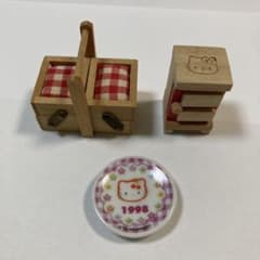 Sanrio ハローキティ ミニチュア家具セット 1998年のサムネイル