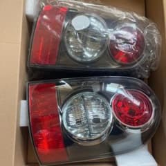 MAZDA MPV LW3W エアロリミックス2003 テールレンズ左右のサムネイル