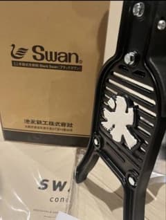 【新品】ブラックスワン　手動式かき氷機 収納袋付き 池永鉄工　ガチャおまけ付き 新品】ブラックスワン 手動式かき氷機 収納袋付き 池永鉄工 ガチャ