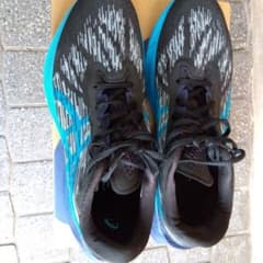 ASICS　ノヴァブラスト3 ランニングシューズ ブラック/ブルーのサムネイル