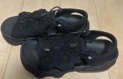 （最終値下げ！）NIKE AIR MAX ココ　サンダル ブラック26cmのサムネイル