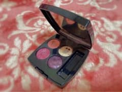 CHANEL アイシャドウ　限定品のサムネイル