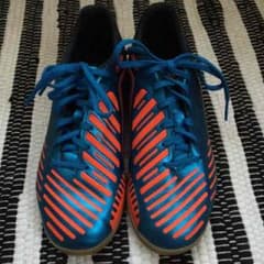 adidas フットサルシューズのサムネイル