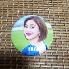 缶バッジ TWICE (ジヒョちゃん)のサムネイル