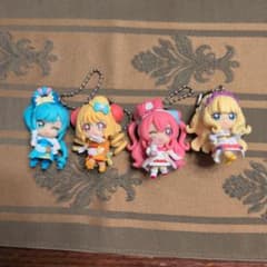 デリシャスパーティプリキュア ミニフィギュア 4種セット ボールチェーン付　食玩のサムネイル