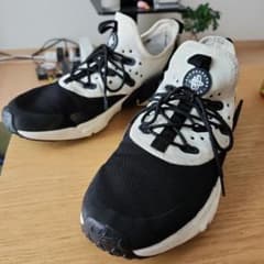 NIKE エアハラチ ブラック/ホワイトのサムネイル