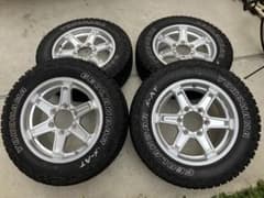 ハイエース16インチ タイヤホイールセット215/65R16 車検対応のサムネイル