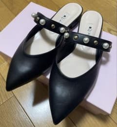 パール付きブラックミュールのサムネイル