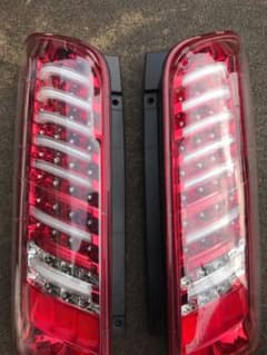 NV350 キャラバン E26 前期ヴァレンティテールランプのサムネイル