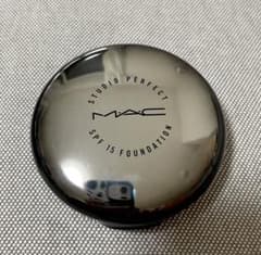 M·A·C STUDIO PERFECT SPF15 パウダーファンデーションのサムネイル