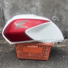 CB1300SB タンク　訳ありのサムネイル