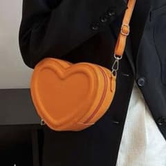 〈オレンジ推し〉ハート型ショルダーバッグのサムネイル