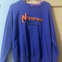 NEVERTHAT ロゴ入り 紫トレーナーのサムネイル