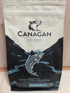 CANAGAN サーモンドックフード 2Kg ✖️3袋　① Amazon.co.jp: カナガン ドッグフード サーモン (2kg) ドライフード 全