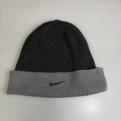 NIKE ニット帽 ビーニー グレー ブラック 値下げ交渉⭕️のサムネイル