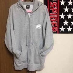 ステューシー（stussy）のパーカーです♪♪ 値引きいたしました！のサムネイル