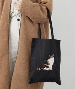 定価6,380円・イアパピヨネ・猫のトートバッグ(ヒグチユウコ好き・ネコ好き必見のサムネイル