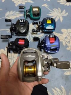 すべて正常に動作しています。 6校のサムネイル