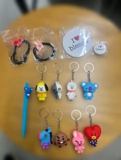 【#４】まとめ売り　BT21 キーホルダーセットのサムネイル