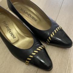 Yves Saint Laurent 黒 ゴールドアクセント パンプスのサムネイル