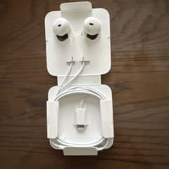 Apple EarPods with Lightning Connectorのサムネイル
