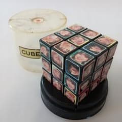 80年代アイドル　ルービックキューブ 　キューブパズル　昭和レトロ　ケース付のサムネイル