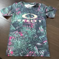 OAKLEY キッズ Tシャツ ボタニカル柄 ロゴプリントのサムネイル