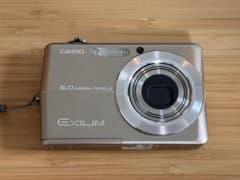 R*a様 CASIO EXILIM EX-Z600デジタルカメラシャンパンゴールのサムネイル