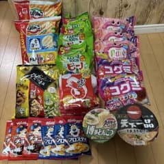 お菓子カップ麺詰め合わせセット 大量まとめ売り アミューズメント景品　激安のサムネイル