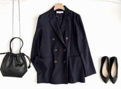 ナチュラルビューティーベーシック　美品　ネイビー 　ジャケットのサムネイル