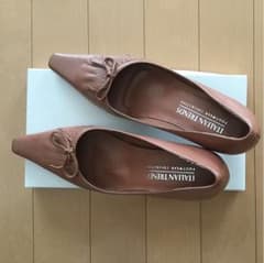 Size 6  パンプス 濃いピンクベージュ革のサムネイル