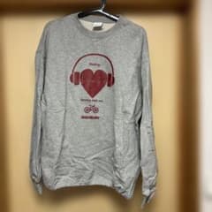 グレー ヘッドフォン ハート トレーナーのサムネイル