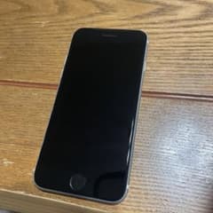 iPhonese 第二世代　64Gのサムネイル