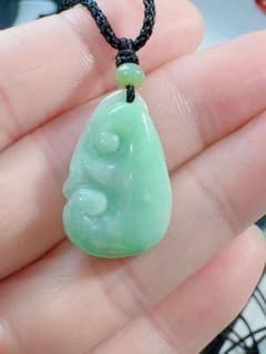 R1-0289天然本翡翠 《本物保証》 翡翠ペンダント - メルカリ