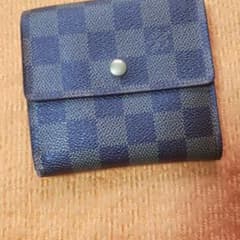 ルイヴィトン二つ折り財布のサムネイル