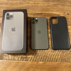 iphone11プロ　256ギガ　　SIMフリー　純正レザーケース付きのサムネイル