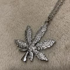 送料無料◎新品　シルバー　マリファナ　ネックレス◎のサムネイル