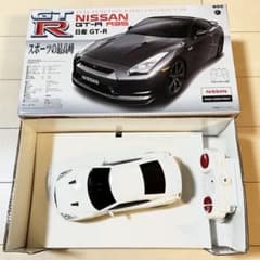 NISSAN GT-R R35 ラジコンカーのサムネイル