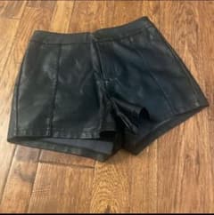 合皮　ハイウエストショートパンツのサムネイル