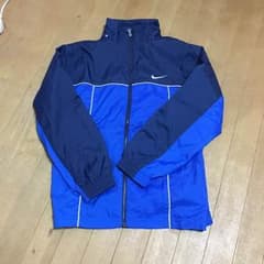 美品 ナイキ 140 - 150 ウィンドブレーカーのサムネイル