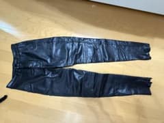 【雲様専用】ZARA 黒 フェイクレザー　スキニーパンツ XSのサムネイル