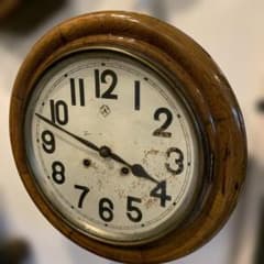 完動品　アンソニ(アメリカ製)の丸型アンティーク時計　ゼンマイ式 完動品 アンソニ(アメリカ製)の丸型アンティーク時計 ゼンマイ式
