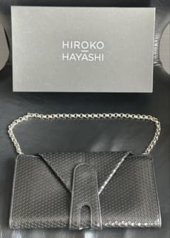 HIROKO HAYASHIヒロコハヤシ】チェーン付き長財布《ブラック》 - メルカリ