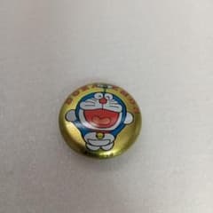 平成レトロ・ドラえもん・ 缶バッジ・金色 - メルカリ